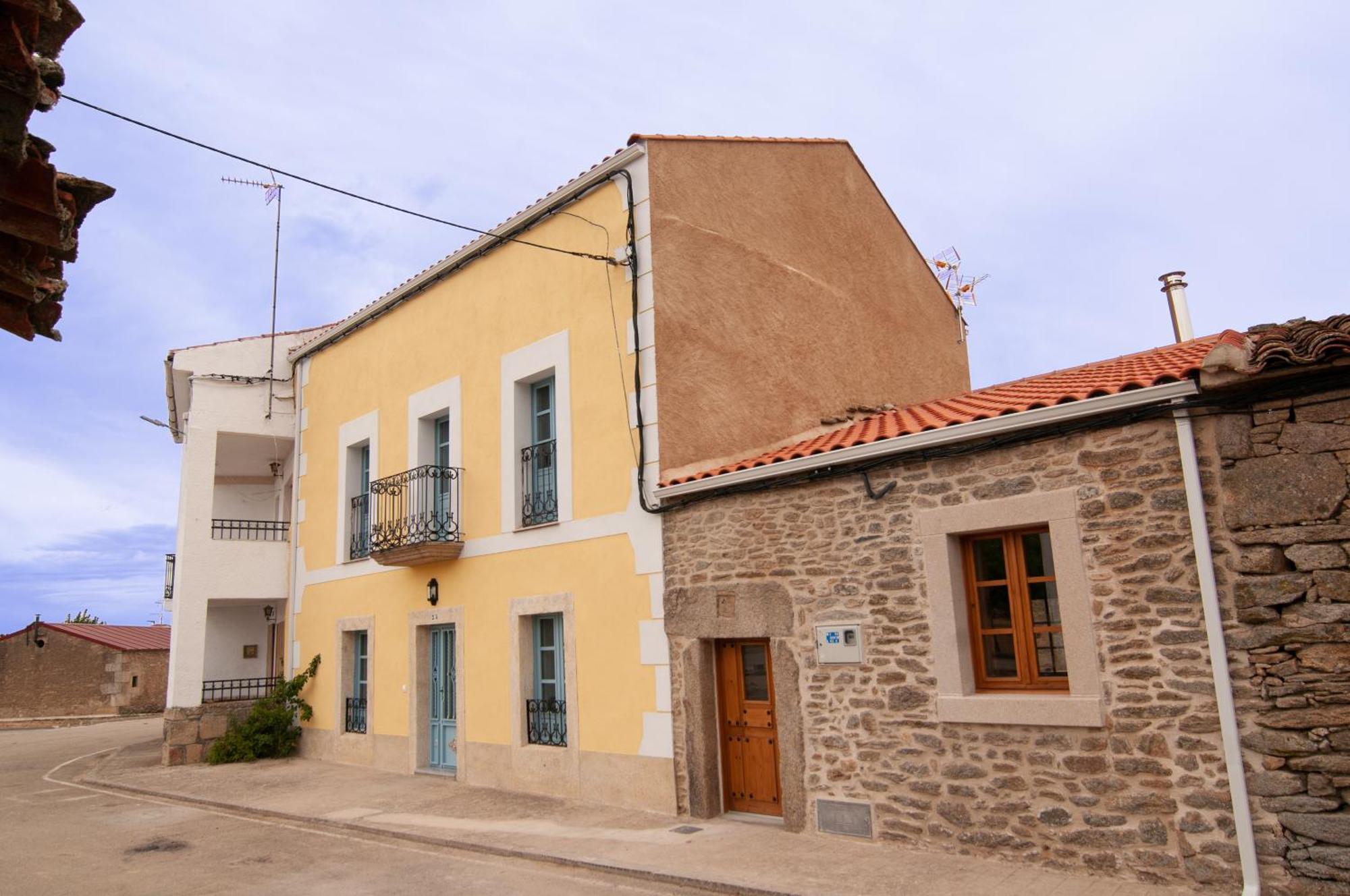 Вилла Casa Amarilla Arribes Cerezal de Penahorcada Экстерьер фото